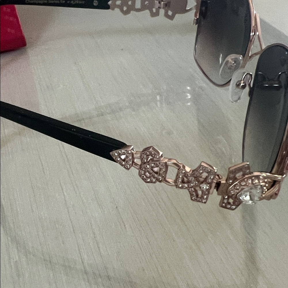 Caviar black Sunglasses with Gold Detailing - Picture 2 of 5